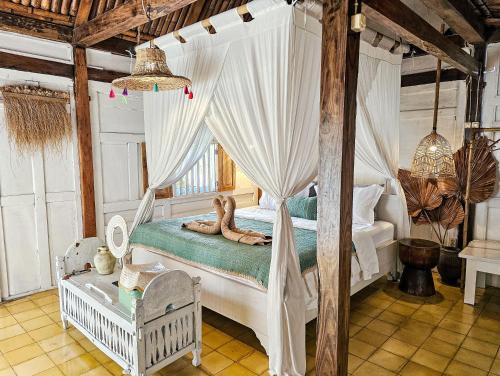 Borobudur House | Janur Bungalow
