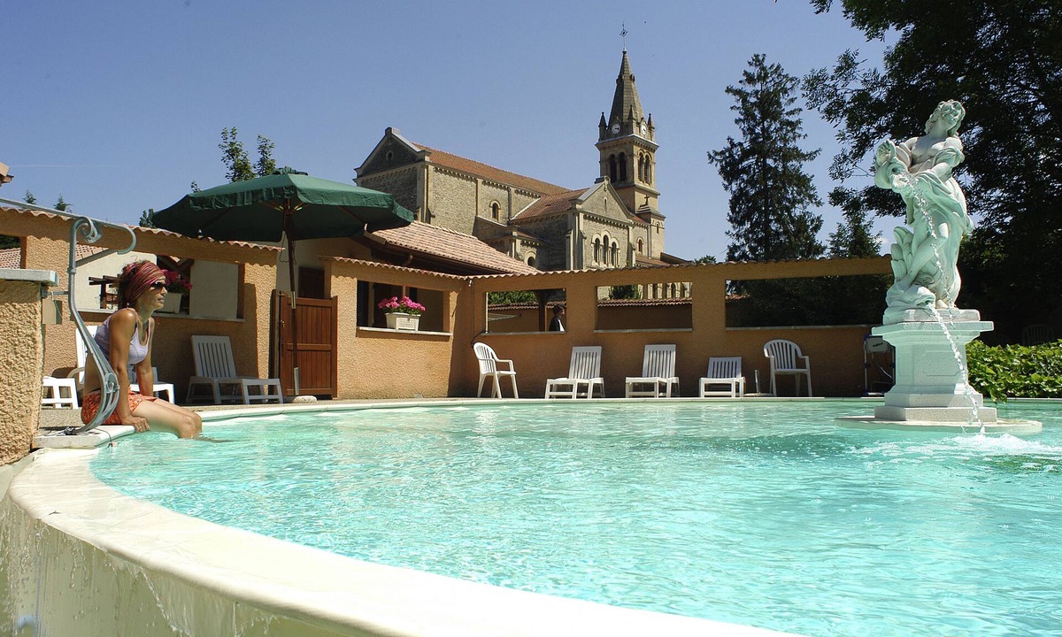 Saint-Georges-d'Esperanche Apartment | Jardins du Castel Gîtes Annick et J-Paul