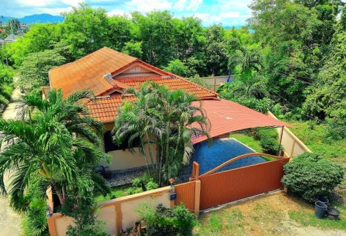 Ban Saiyuan House | Jasmine's Bungalow 3 bedroom 2 bathrooms Baby Cots