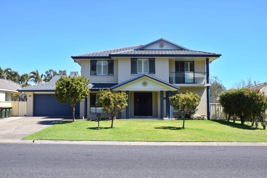 South West Rocks House | Jaspa - River Views - Bring your own linen