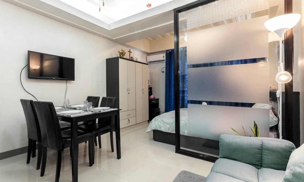 Moonwalk Condo | Jen's Comfy Home