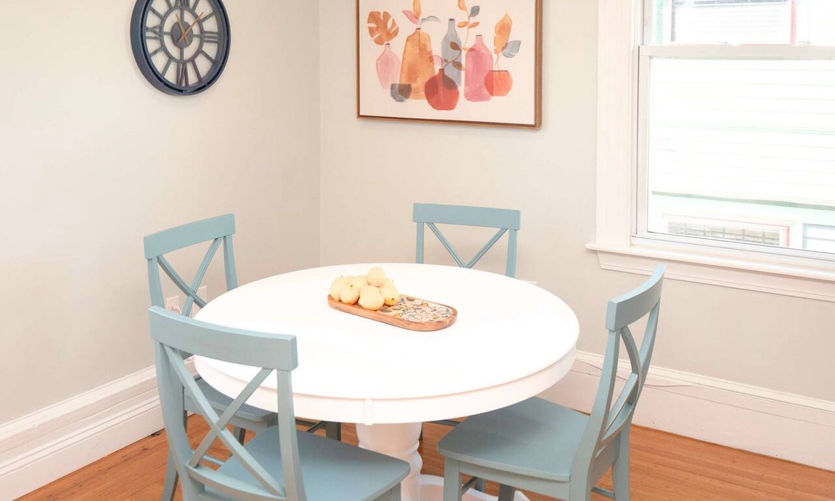 College Hill Apartment | Jennifer's Cozy Apt Near Brown w/In Unit Laundry