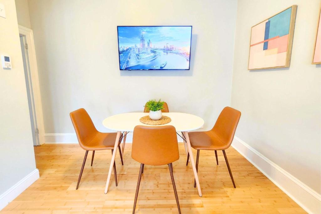 College Hill Apartment | Jennifer's Cozy Tower Lookout 3BR Brown U Views