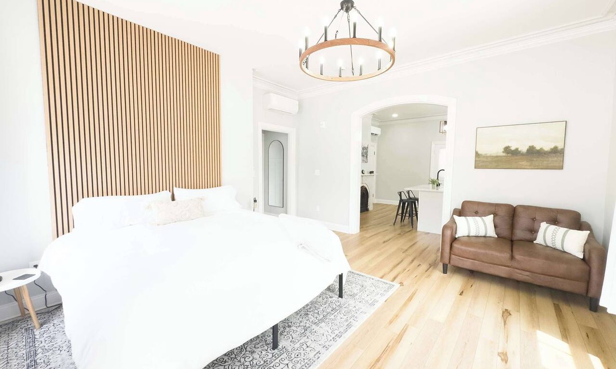 Federal Hill Apartment | Jennifer's Spa-Like Apt King Bed Historic Broadway