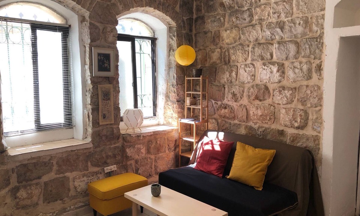 Nachlaot Apartment | Jerusalemic Stone - Mahane YehudA Market