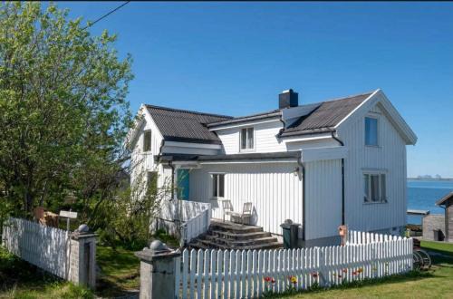 Luroy Bed & Breakfast | Jettehuset B&B