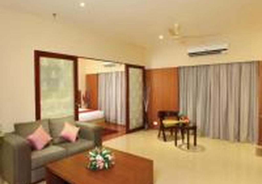 Cheruvathur Hotel | JK Residency Cheruvathur