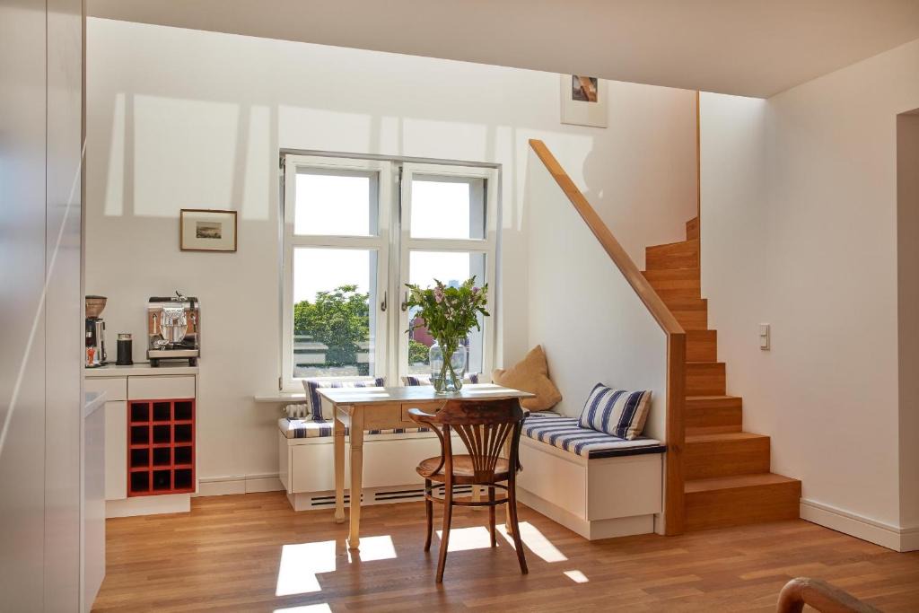 Mitte Apartment | Joachim 8 Maisonette Apartment by Suite030