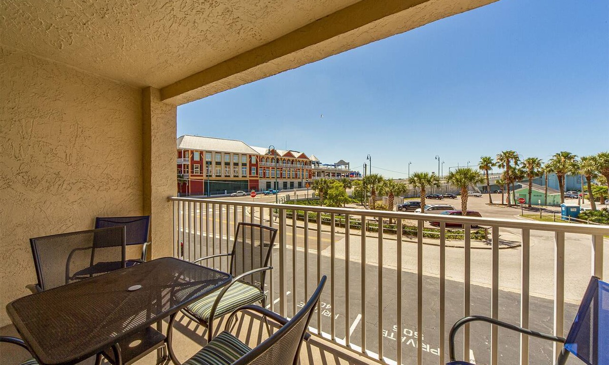 Madeira Beach Condo | John's Pass Updated 2B/2B - Beach Place #102