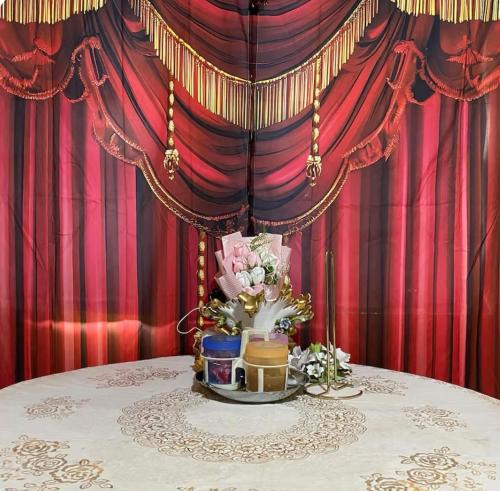 Quezon City House | JOHNFONZ BUILDING Romantic Room