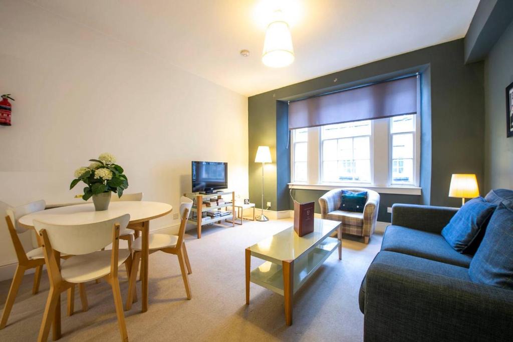 New Town Apartment | JOIVY Charming Apt close to City Centre
