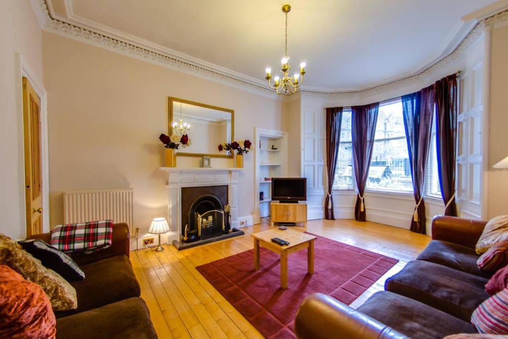 Marchmont Apartment | JOIVY Spacious Apartment next to The Meadows