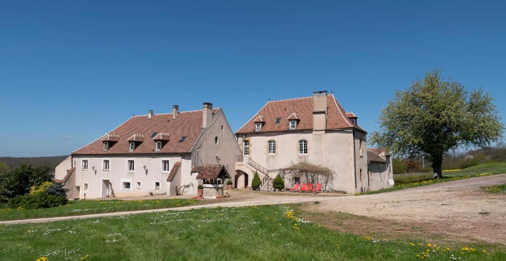 Asquins House | Josette