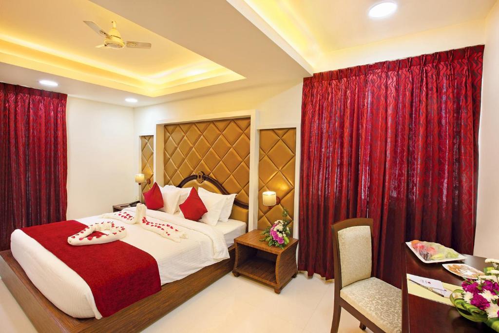 Onamthuruth Hotel | Joyees Residency