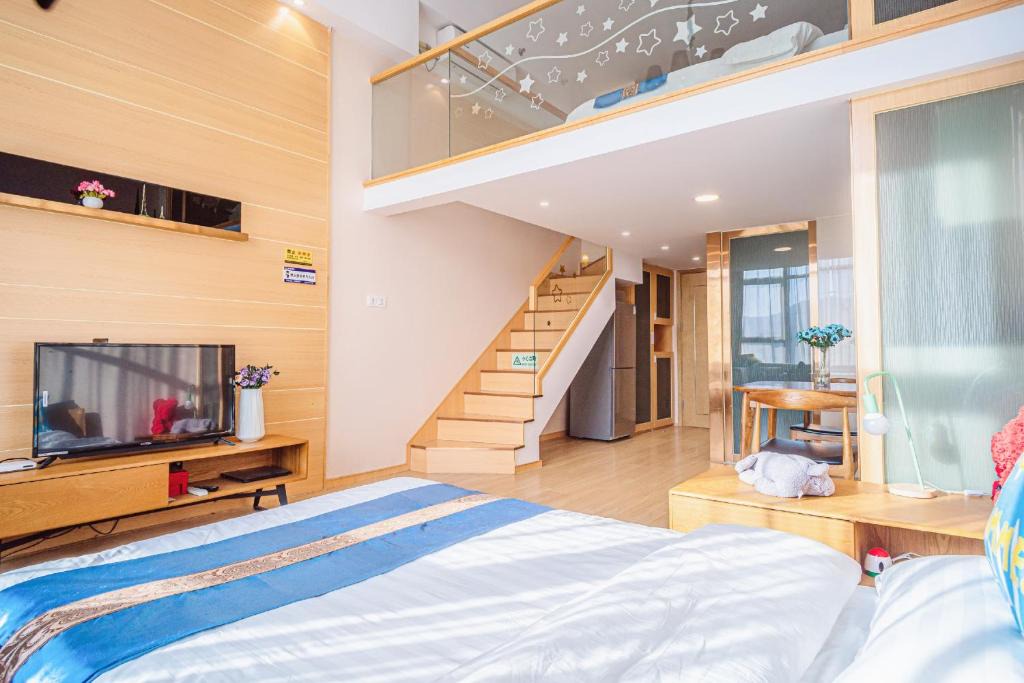 Xihu Apartment | July Apartment