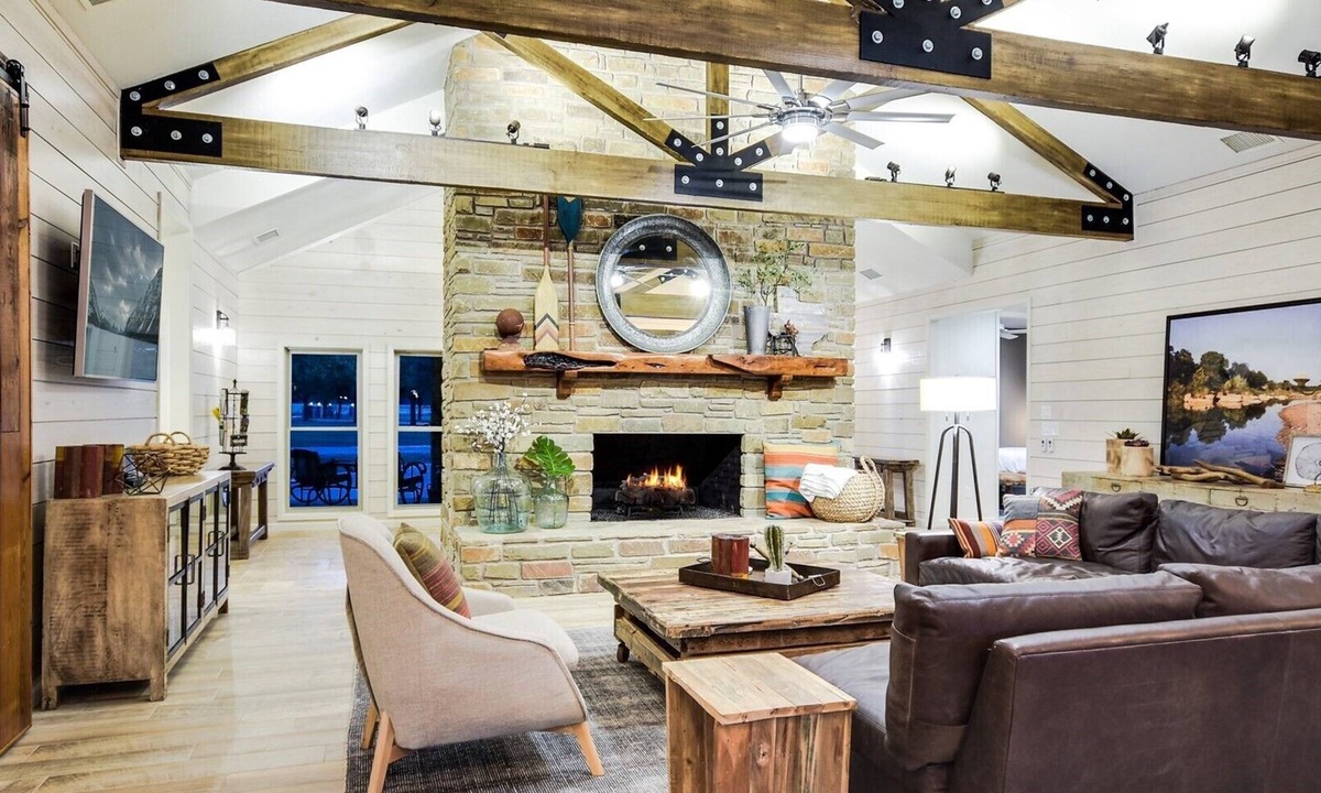 Blanco Cabin | July Availability - Luxury home & guest house. River, pool, & game room!