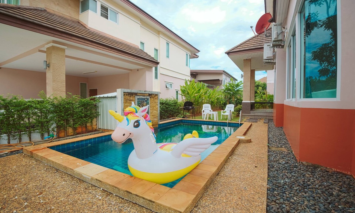 Pak Nam Villa | June Pool Villa