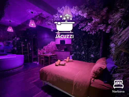 Narbonne Apartment | JUNGLE SUITE - Jacuzzi - Centre - Clim by Narbana