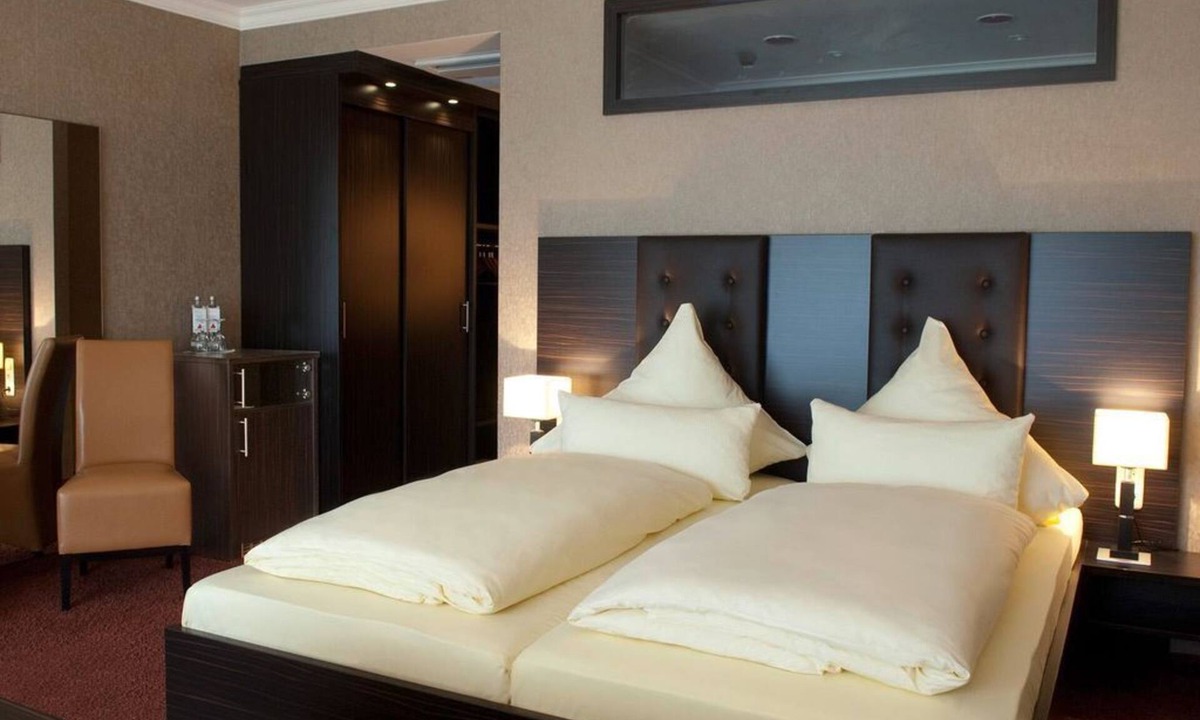 Loef House | Junior Suite-Half Board Non Refundable BI - 1P - Moselstern Parkhotel