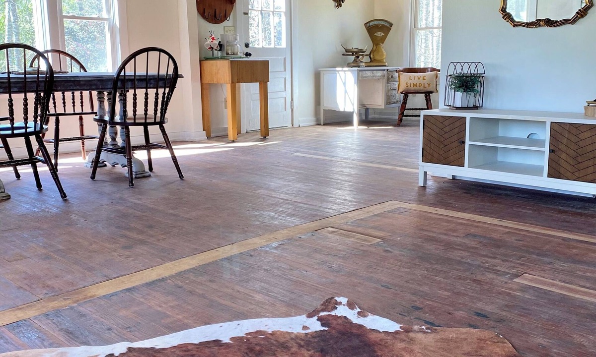 Milton Cottage | Juniper Creek Cottage- on 10 acres with a creek!