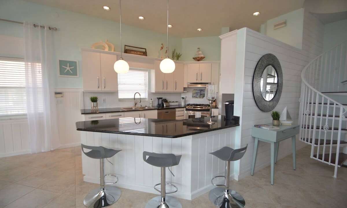 Marineland Acres House | Just Beachy A Luxury Retreat Sleeps 12 3 Levels With Elevator- Perfect for 1-3 Families