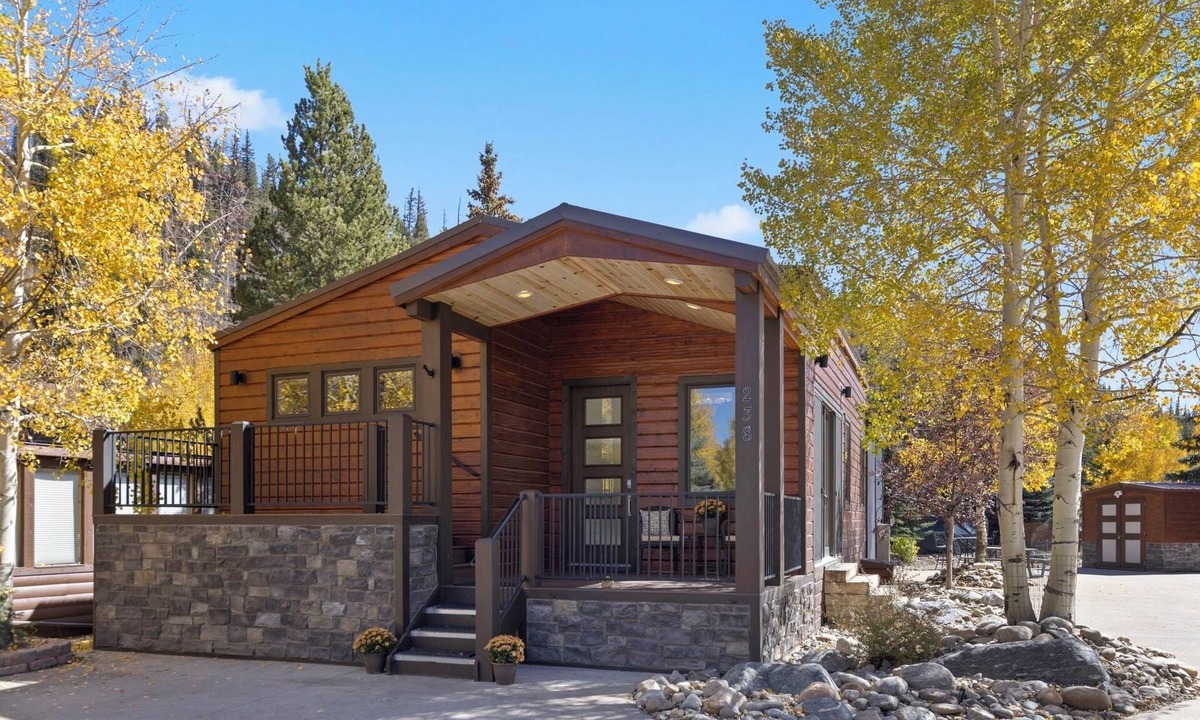 Breckenridge Ski Chalet | Just listed Rare 2 bed 2 bath Chalet on the Swan River 5 min to Breckenridge