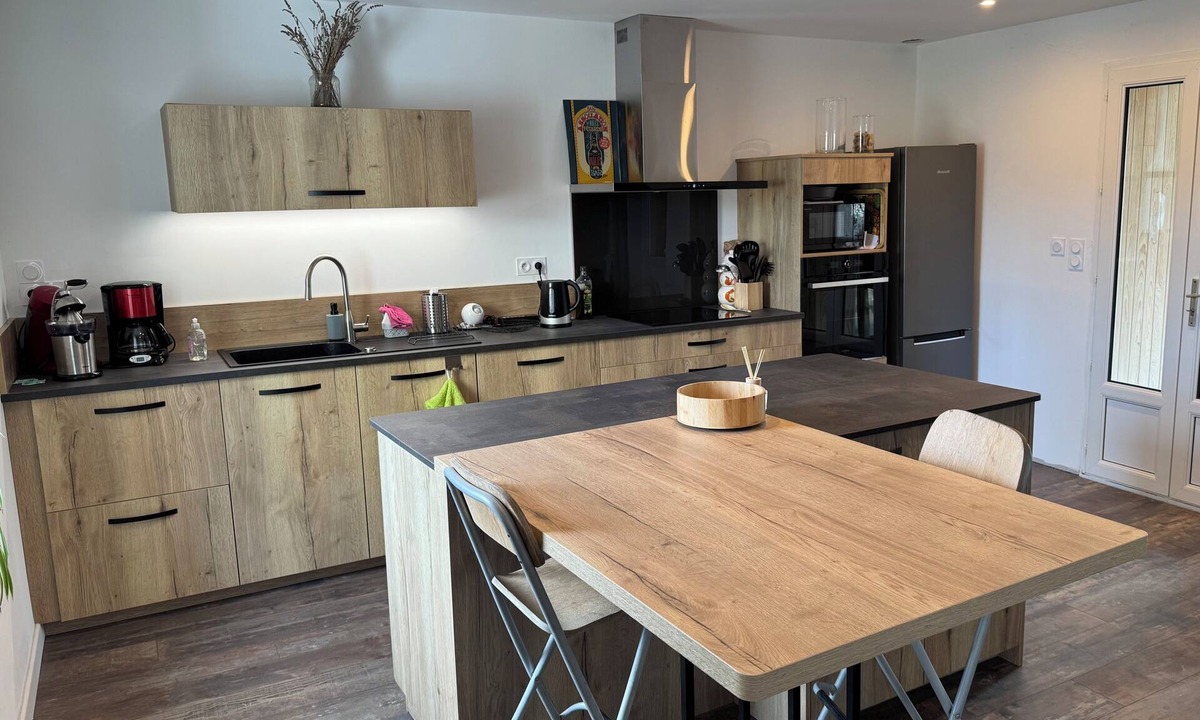 Bannalec House | Just minutes from everything! Family townhouse close to all amenities