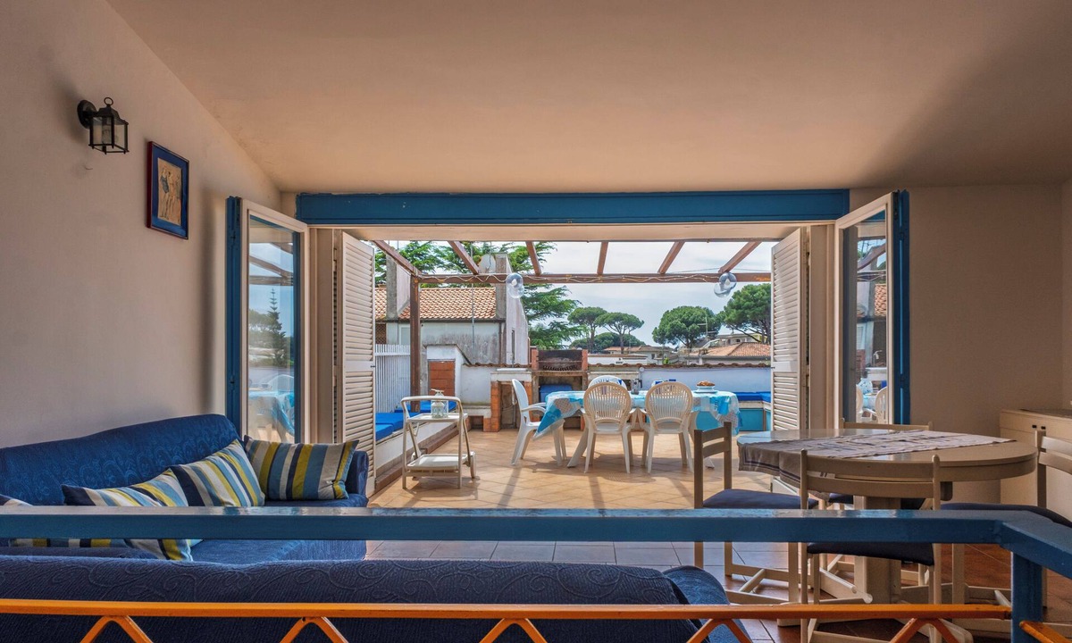 Latina Lido Apartment | Just steps from the beach, beach service included