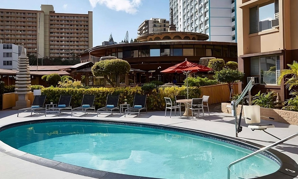 Ala Moana Hotel | Just What You Were Looking For! 4 Family-Friendly Units with Pool Access!