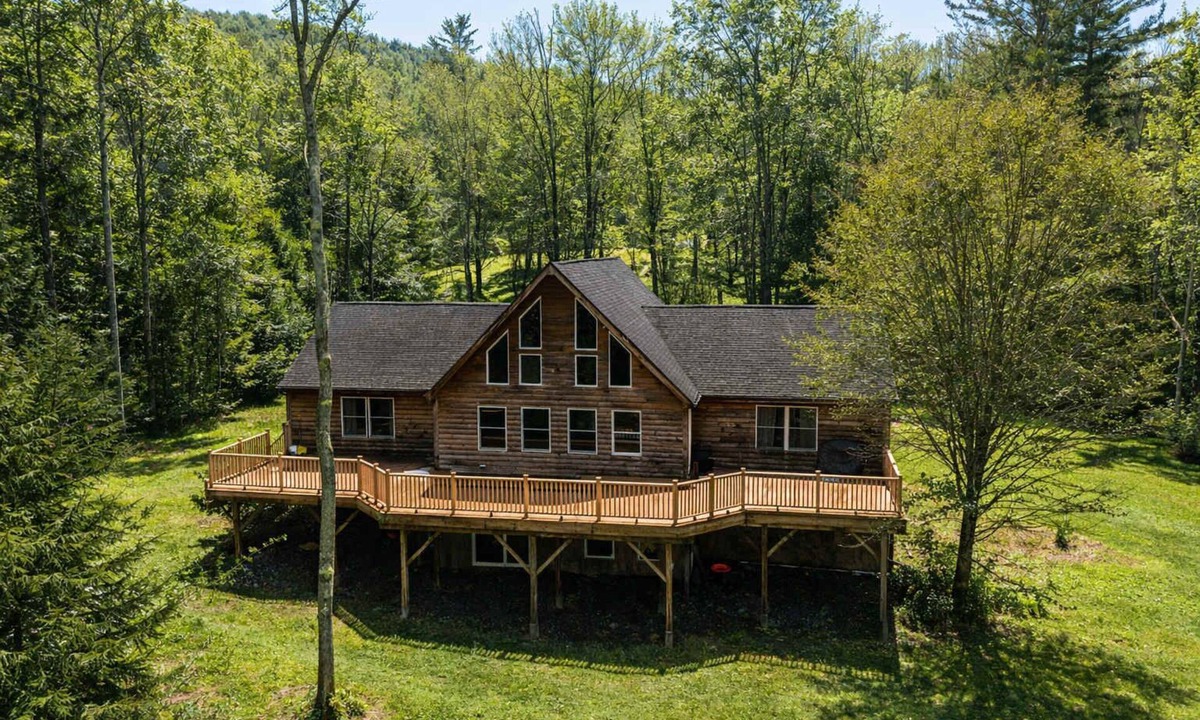 Tannersville House | Kaaterskill Mtn House: 287 Acres w/Fire Pit