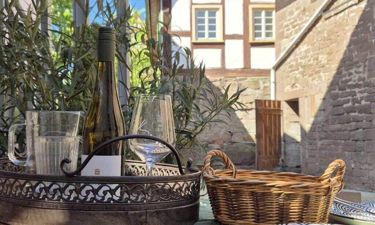 Gundelbach House | Kachelofa