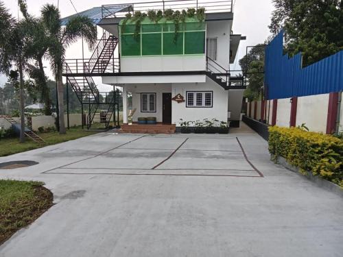 Maraiyur House | Kadampil Bliss