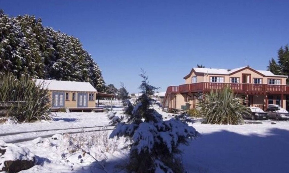 Rangataua Cabin | Kaha is a Large Warm Family Lodge