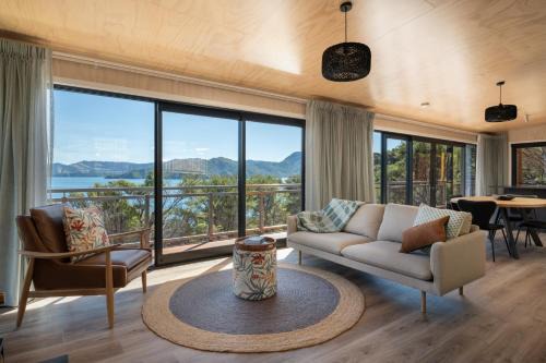 Shakespeare Bay House | Kahikatea Bay Retreat - Boat access only