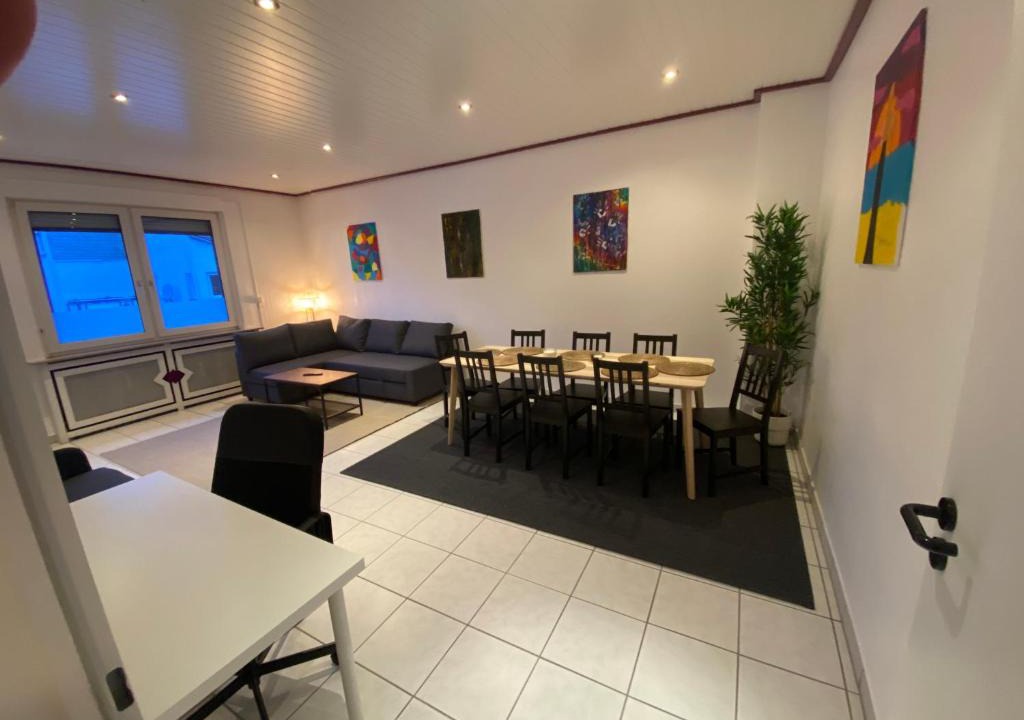 Innenstadt-Ost Apartment | Kaiserviertel Gastromeile, City, Messe & Stadionnah