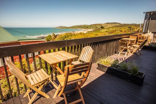 Kaka Point Hotel | Kaka Point Motels