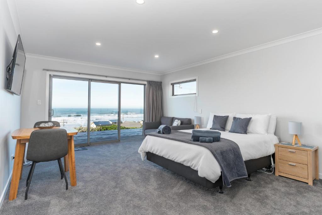 Kaka Point Apartment | Kaka Point Views Apartment 2