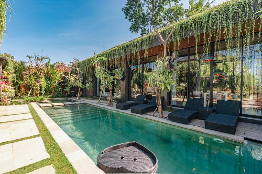 Batuan Hotel | Kalapa and Merica Luxury Villas Ubud