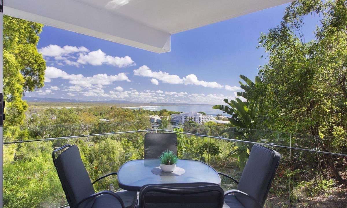 Noosa Heads Apartment | Kalimna 1 - Stunning views over Hastings Street & North Shore