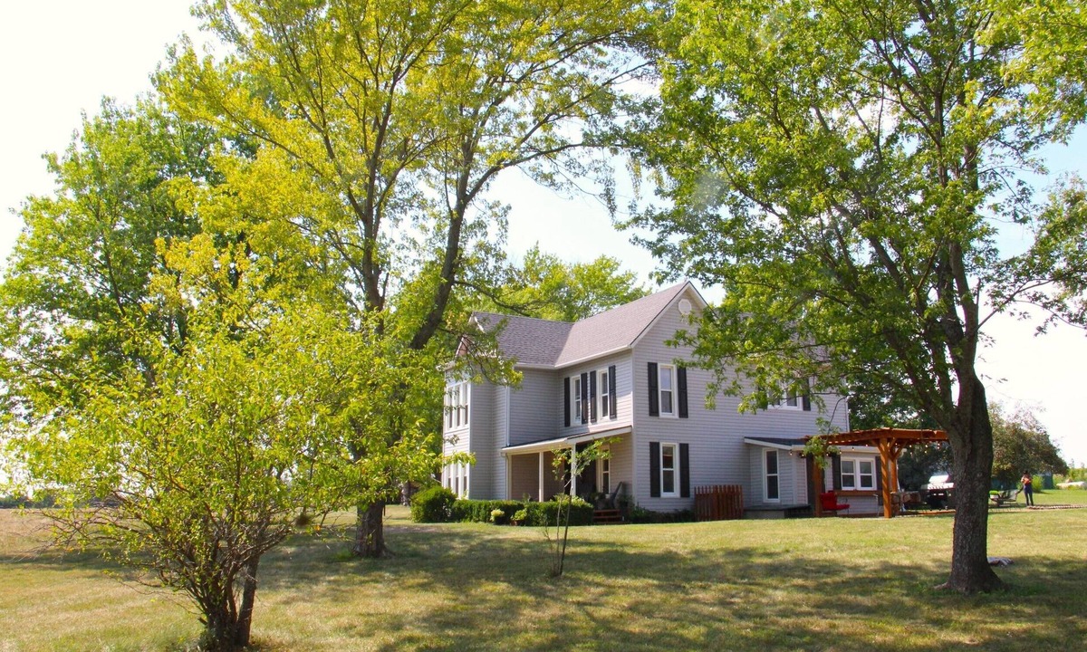 New Century House | Kansas Farm & Lake Stay. Wade Ranch. World Cup