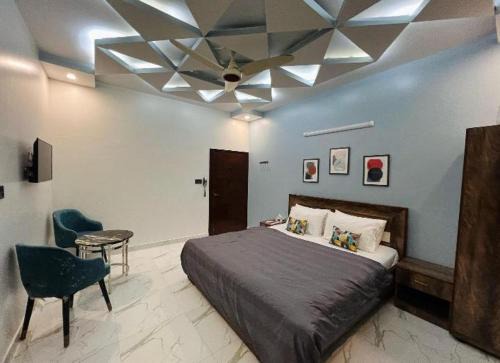 Loralai District Apartment | Karachi inn Guest