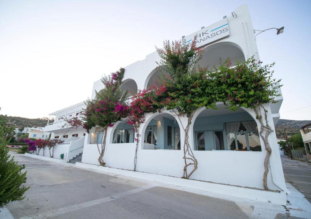 Mpatsi Hotel | Karanasos