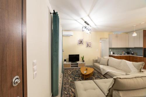 Sparta Apartment | Kariatides