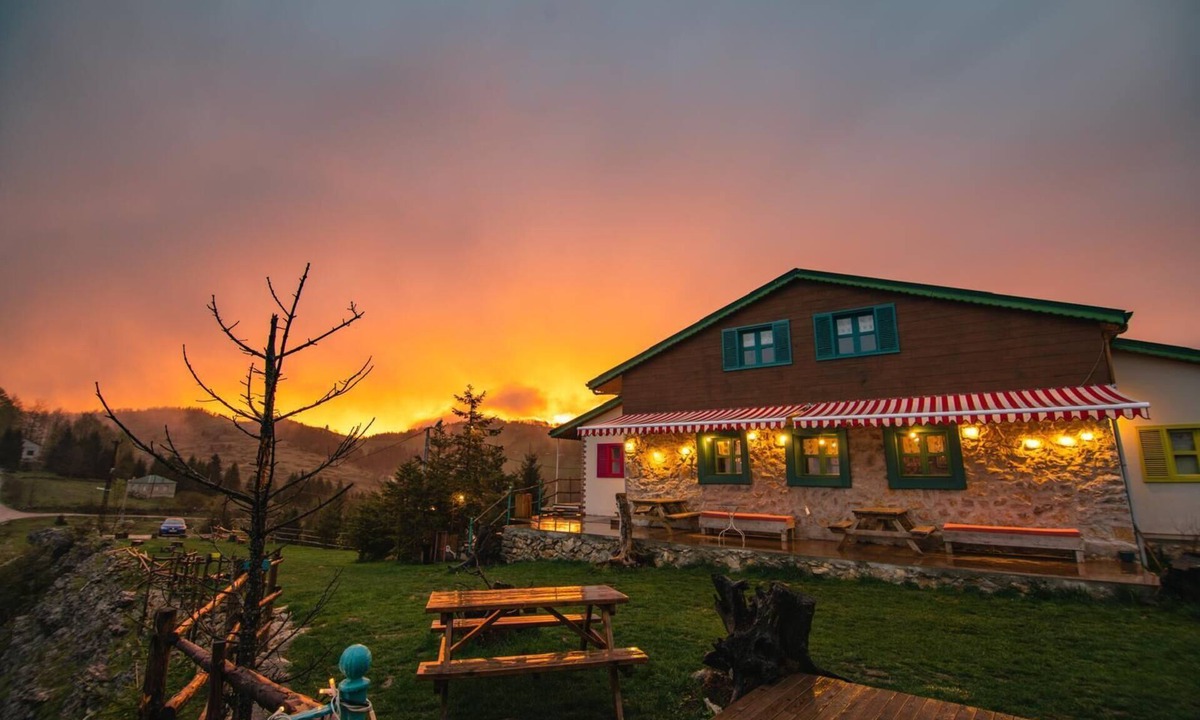 Duzkoy Ski Chalet | Kayaüstü Dağ Evi