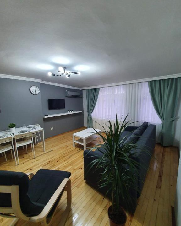 Gumussuyu Mahallesi Apartment | Kazancı Apartmanı