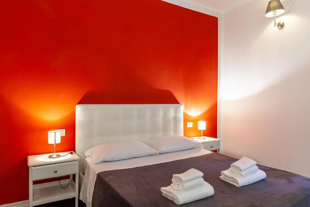 Sant'Antonio Apartment | Keith Haring - rosso
