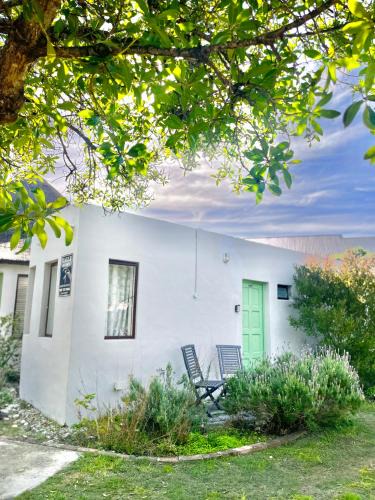 De Kelders House | Kelp Cottage - Two Private Garden en-suite Rooms