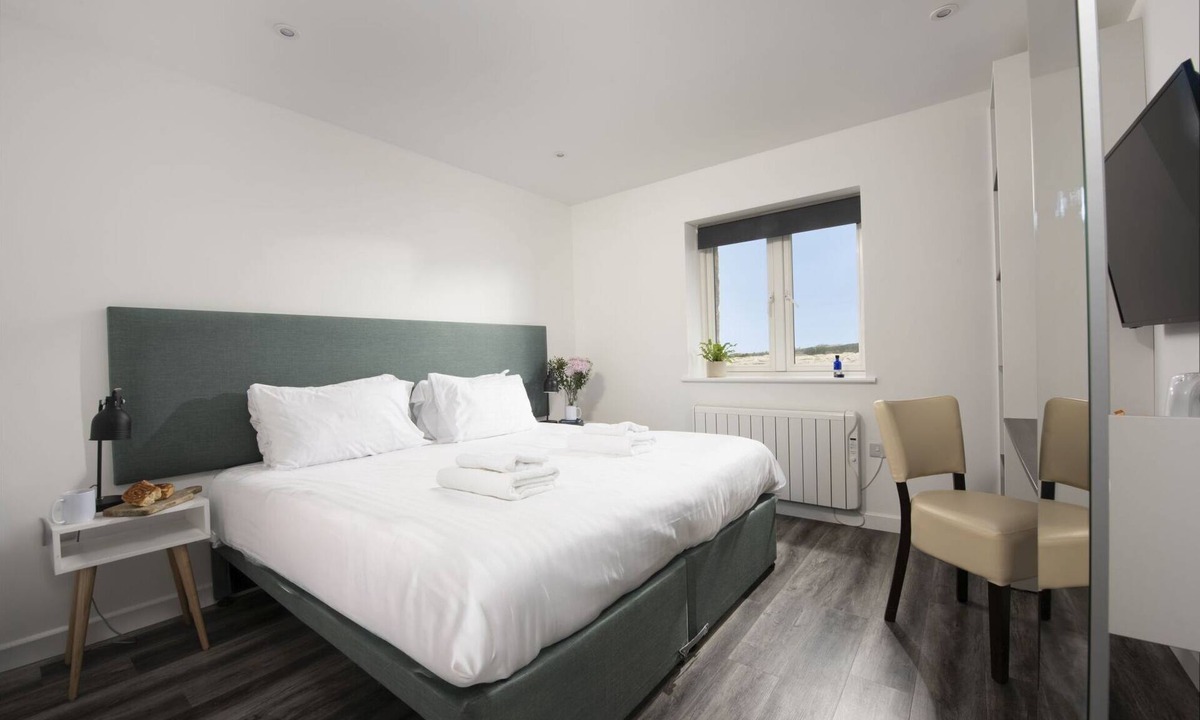 St Just Hotel | Kenidjack, B&B - a hotel room that sleeps 2 guests in 1 bedroom