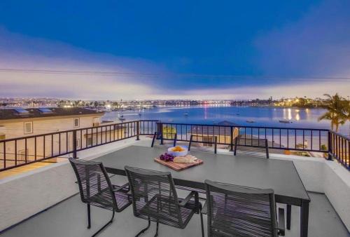 Central Mission Beach House | Kennebeck Cove