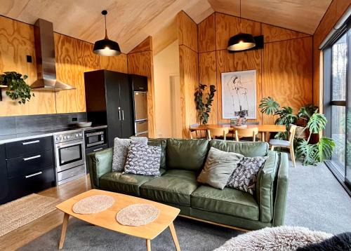 Lake Tekapo House | Kentmere Cottage - with outdoor bathtub, Lake Tekapo